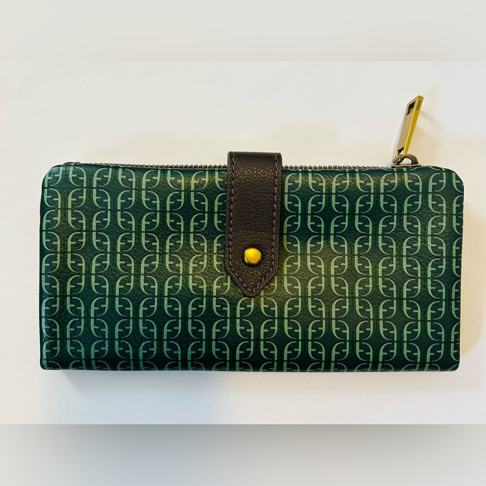 Fossil Lainie Tab Clutch NWT